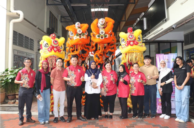 Together with us, Iman & Navya visited a number of schools, including SMJK Yok Bin in Melaka for their Karnival STEM YokBin@CODEX.