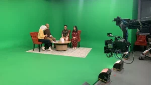 Teach For Malaysia alumnus mentoring students with Raspberry Pi and Arduino